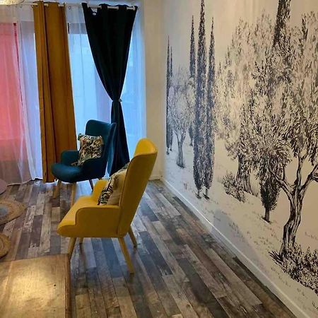 Appartement Avec Cours Gien Exteriér fotografie