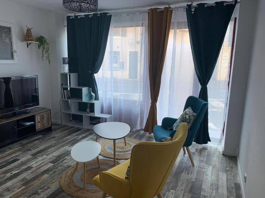 Appartement Avec Cours Gien Exteriér fotografie
